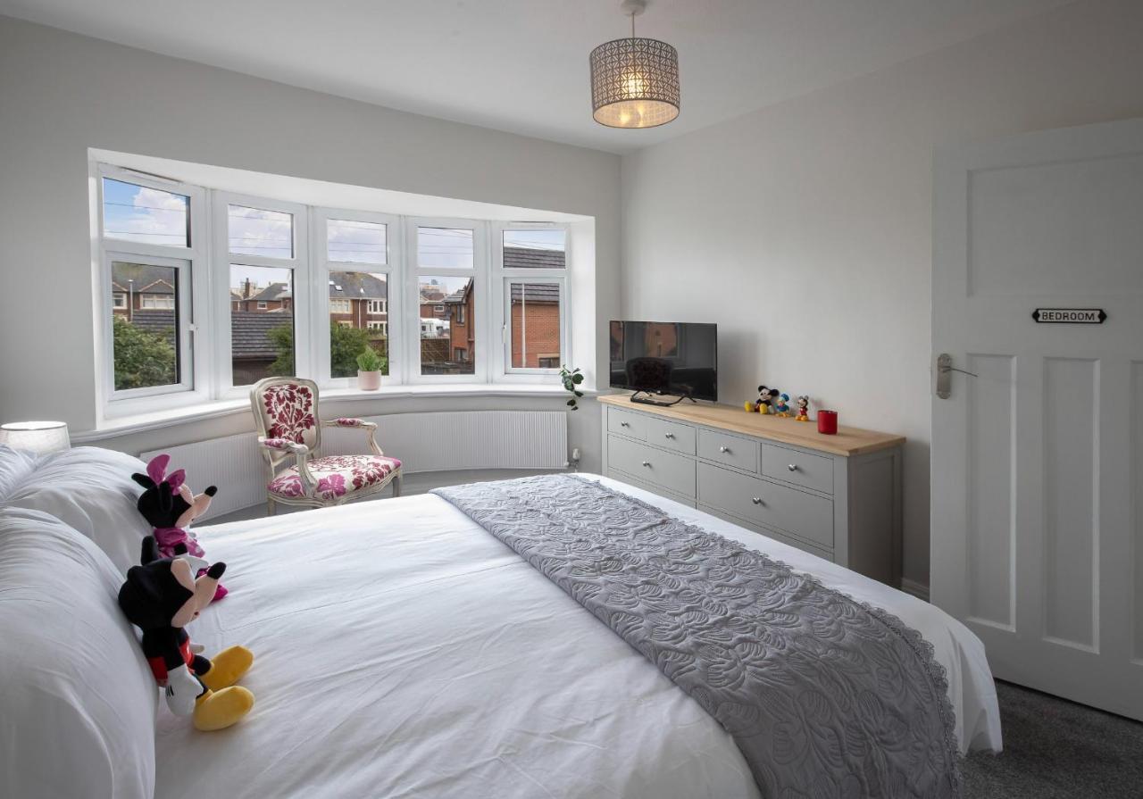 Fantastic! Family Home: Free Parking Blackpool Exterior photo